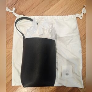 The Row n/s Park Tote medium in black leather